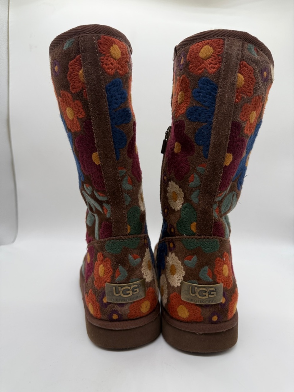 UGG Limited Edition Wahine Embroidered Floral Boots , US 8 - Picture 5 of 9